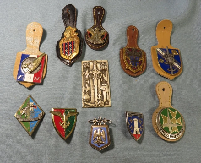 MÉDAILLE - INSIGNE - broche fusée ESF Ski année 80 1ère version EUR 22,90 - FR