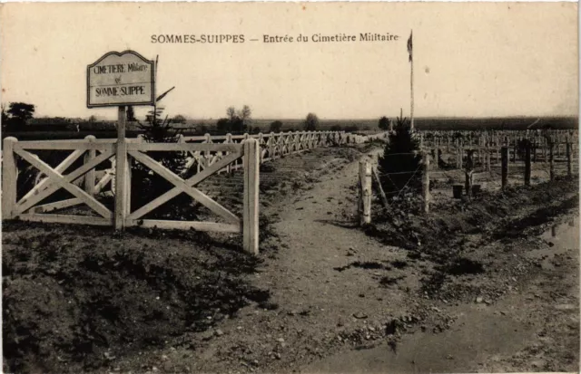 CPA MILITAIRE Sommes Suippes-Entrée du Cimetiére Militaire (316320)