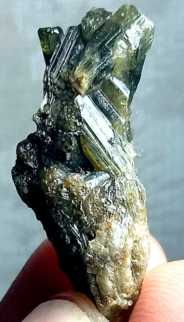 35 carat Beautiful Top Quality Epidot crystal specimen @ skardu