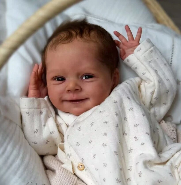 18in Reborn Doll Kits Lifelike Smile Baby Soft Touch Fresh Color Cloth Body Eyes