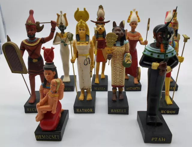 Égypte : Lot De 10 Figurines Égyptienne En Résine Isis Osiris Horus Bastet Mahes