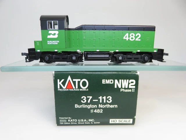 Kato 37-113 HO Scale BN Burlington Northern EMD NW2 Diesel Locomotive #482 2