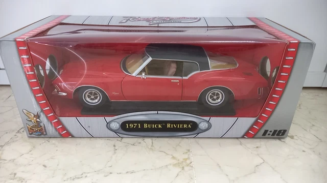 BUICK RIVIERA GS Boat Tail del año 1971 a escala 1/18 Road Signature ...
