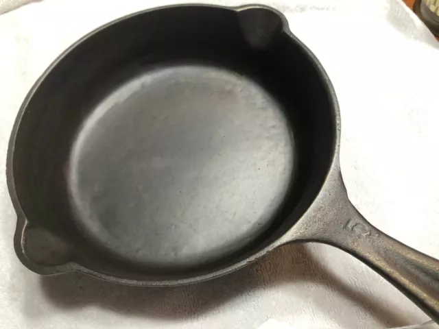 Ugly Hammered #5 Cast Iron Skillet