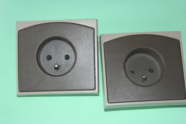 Lot 2 Prises 2P+T ARNOULD  2001