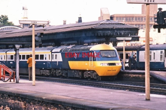 PHOTO HST Class 254 Unit 254 005 At York Aug 1976 £1.85 - PicClick UK