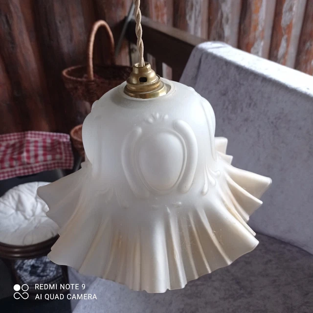 ANCIEN PLAFONNIER LUSTRE ART DECO SKYSCRAPER EN VERRE DÉPOLI .H 24cm. FONCTIONNE EUR 35,00 - FR