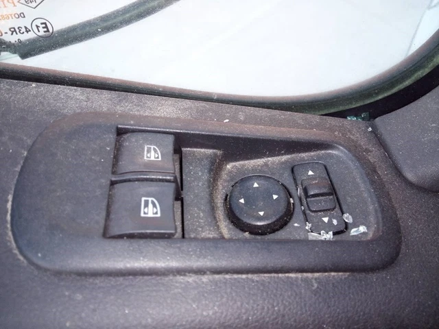 commande léve-glace avant gauche RENAULT MASTER III FURGÓN 2372229