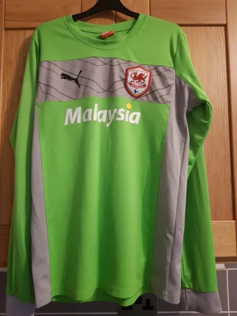 Cardiff City Fc medium adult long sleeved Goalkeeper football shirt. 2013 season