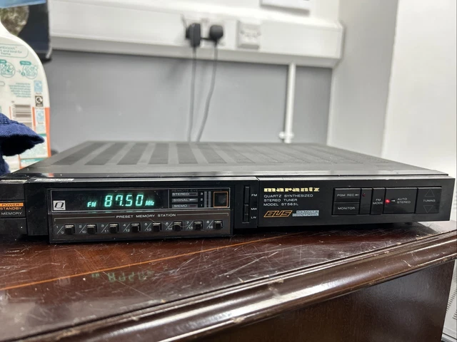 SYNTONISEUR STÉRÉO SYNTHÉTISÉ AV Theater Marantz ST-46F vintage en état SYNTONISEUR STÉRÉO SYNTHÉTISÉ AV Theater Marantz ST-46F vintage en état