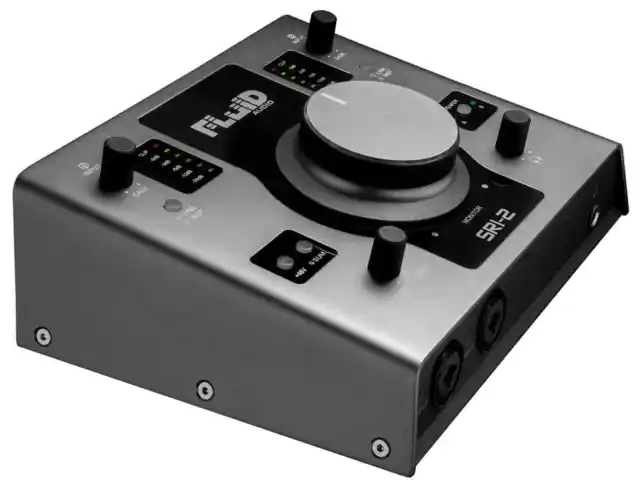 Kompaktes USB-Audio Interface & Monitor Controller inkl. Cubase LE DAW Software 3