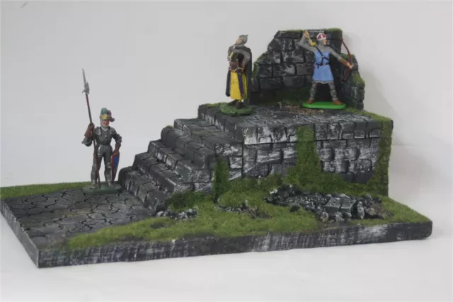 3094 Burg Ruine Oberwalde, zu 7cm Sammelfiguren, Fertigmodell in Composite Misch