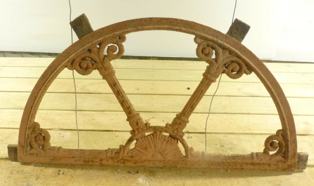fronton decoration pour desus de porte avec un paire d ange