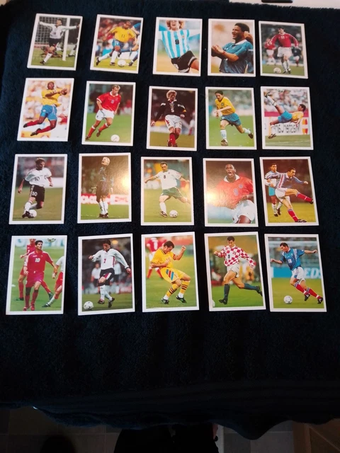 1998 PG TIPS - STELLE DEL CALCIO INTERNAZIONALE.  Set completo di 20 carte inc Beckham