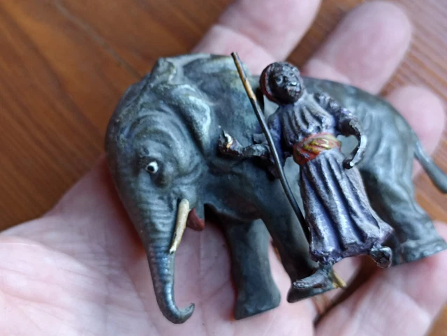 Broche Éléphant Style Africain En Métal Argenté - Bijou Ethnique Vintage - Occasion
