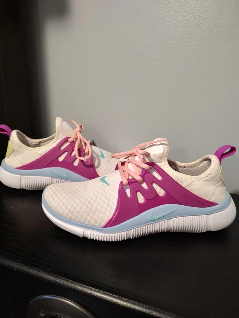 Nike women's 2025 acalme