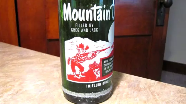 RARE MOUNTAIN DEW Filled Greg and Jack 10 OZ ACL SODA BOTTLE HILLBILLY & JUG