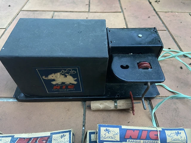 Projecteur De Film NIC étain Années 1950 – Avec 18 Films, Vintage, Bon état
