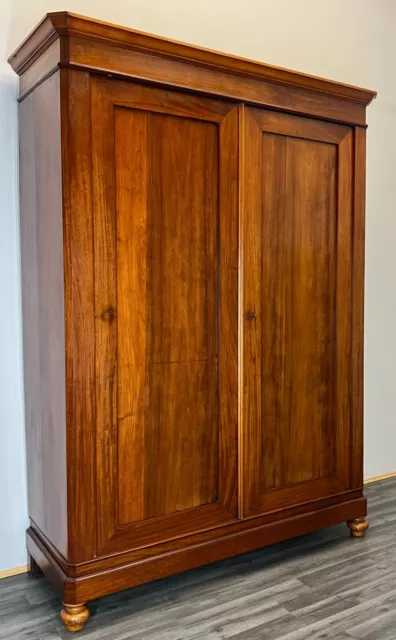 Impressive Antique French 2 Door Armoire Wardrobe  (LOT 2572)