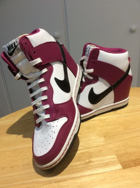 magenta nike shoes