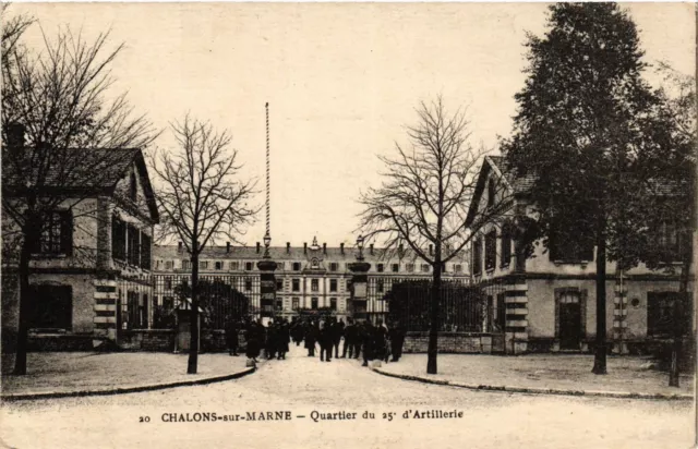 CPA MILITAIRE Chalons sur Marne-Quartier du 25e d'Artillerie (317682)