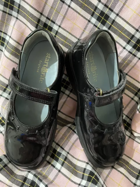 Girls Start Rite Black  Patent Leather school Shoes. 8G In veg Cond.£20 Incl P&P