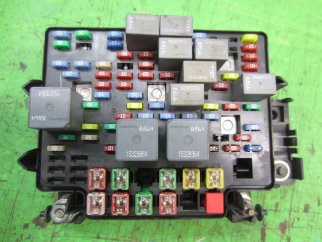 03 04 05 06 07 HUMMER Fuse Relay Junction Box Block  Assembly OEM 15115617