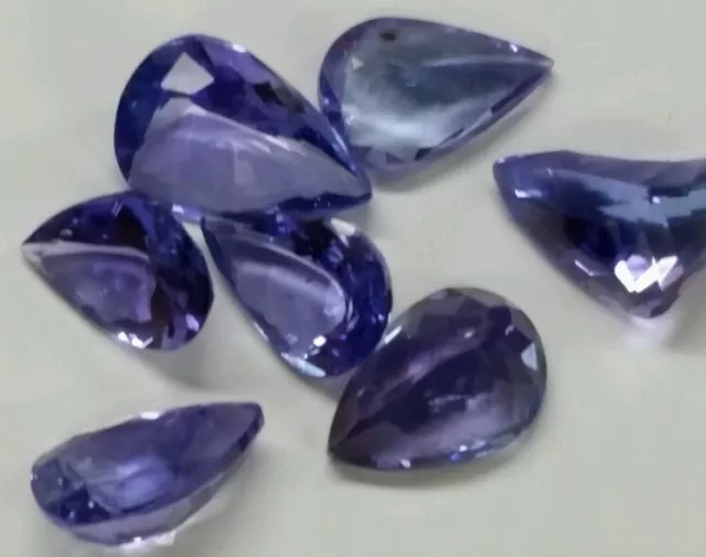 Pierres précieuses naturelles en vrac Tanzanites 2 forme de poire Tanzanites 1,50 cttw 60 $.  6 x 4 mm 2