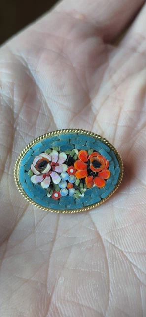 Broche Ancienne Italienne En Laiton & Micro-Mosaïque - Thème Fleurs, Certosa Di Pavia - Bijou Vintage D'Occasion