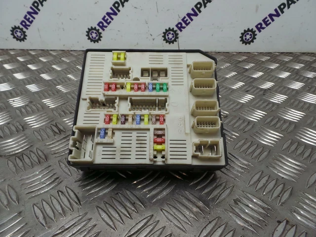 RENAULT MEGANE III 2009-2015 Engine Bay Fuse Box UPC 1.5 DCI K9K837