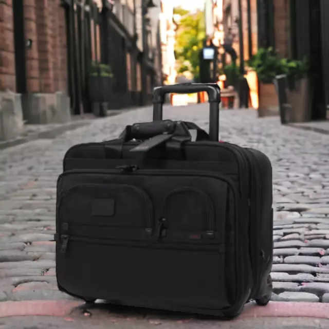 NWT_Tumi Alpha Deluxe 2 Wheeled Briefcase w Laptop Case 26127DH Carry On Luggage