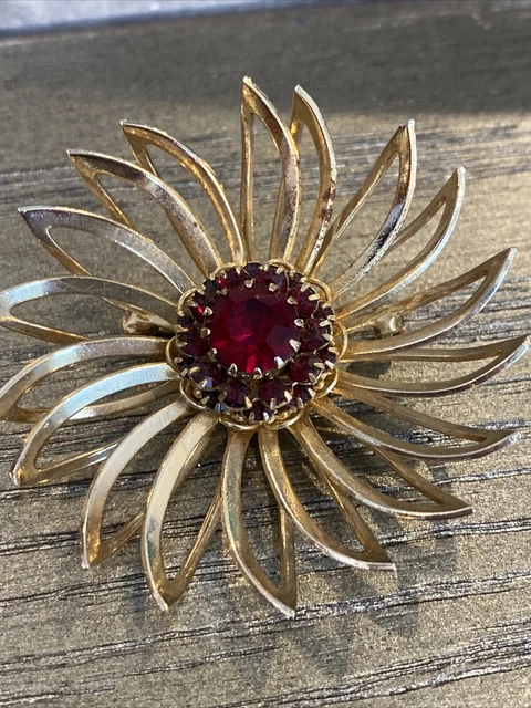 Vintage Sarah Coventry Dark Red Rhinestone Gold Tone Brooch ~ Pin
