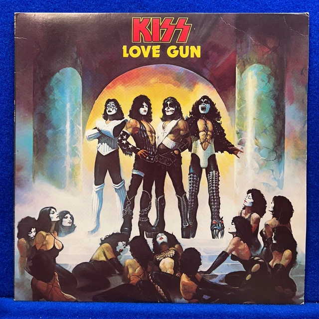 KISS 
