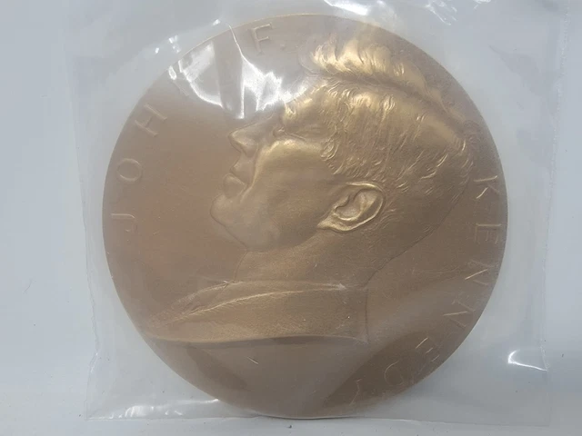 Vintage US Mint John F Kennedy 1961 Inaugural Medal 3inch Bronze JFK Sealed