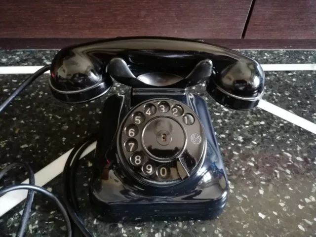 Telefono vintage bachelite nero Leggere Descrizione.