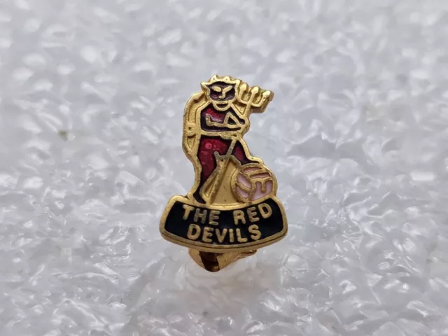 Manchester United RED Devil's pin Badge MUFC Man Utd v rare 99 68 Memorabilia