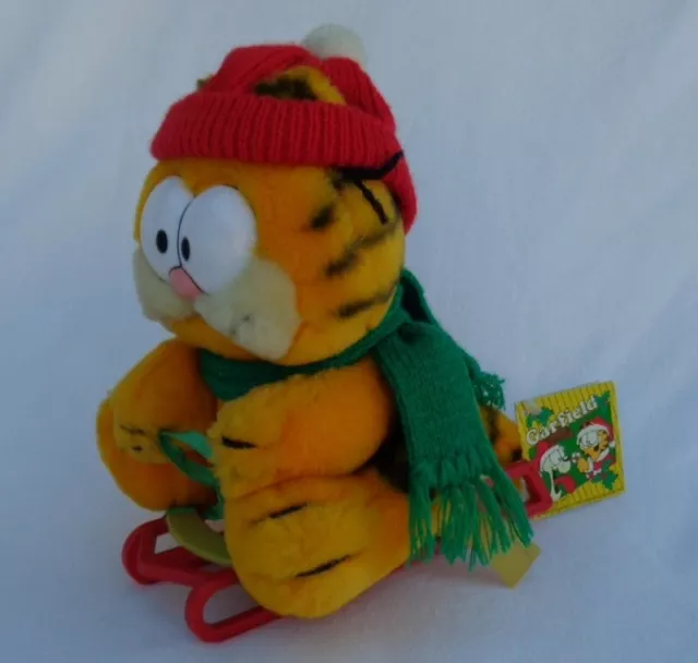 Vintage Garfield Dakin Plush Toy on Sledge #32-7020 Garfield Takes The Mountain