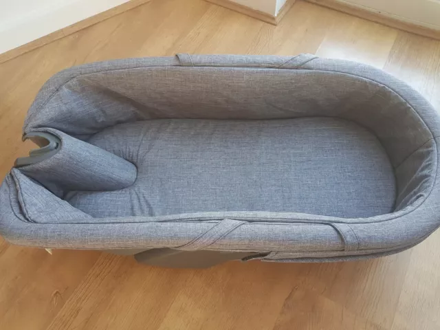 Stokke xplory carrycot hot sale black melange
