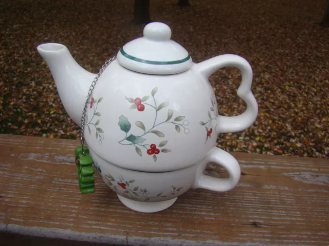 Pfaltzgraff Stoneware Winterberry Tea Pot and Cup COFFEE FOR ONE WITH INFUSER