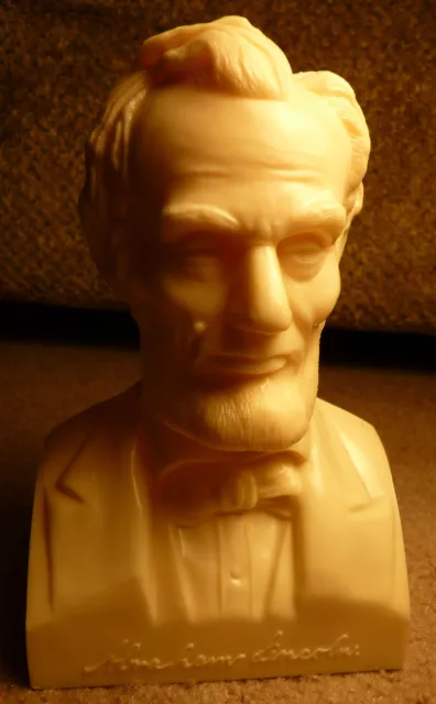 16th USA President Abraham Lincoln 6.5" Plastic Hollow Bust Honest Abe 2 Piece