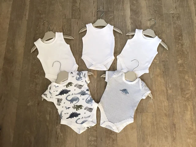 Bellissimo pacchetto di vestiti per bambini età neonato/0-1 mese ottime condizioni. 3