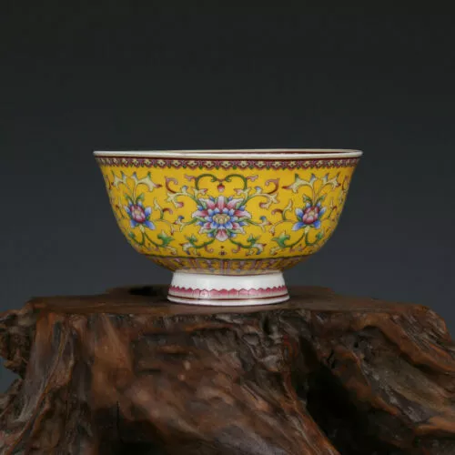 Chinese Qianlong old antique Porcelain yellow famille rose flower tea cup bowl