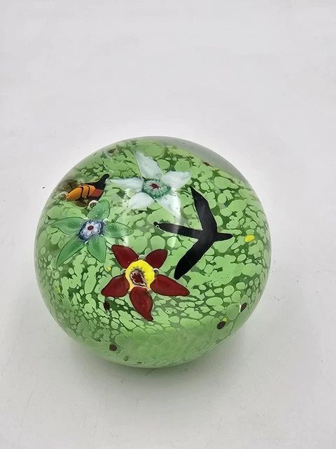 Paperweight Bee&Floral Art Glass Vintage Millefiori Art Glass Paperweight Paperweight Bee&Floral Art Glass Vintage Millefiori Art Glass Paperweight