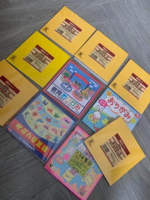 Menge verschiedene Origami Papierpackungen aus Japan Muji und anderen Marken 15 cm quadratisch