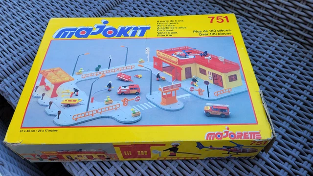 MAJOKIT 751 . Caserne de pompiers. 100% complet sauf véhicules EUR 35