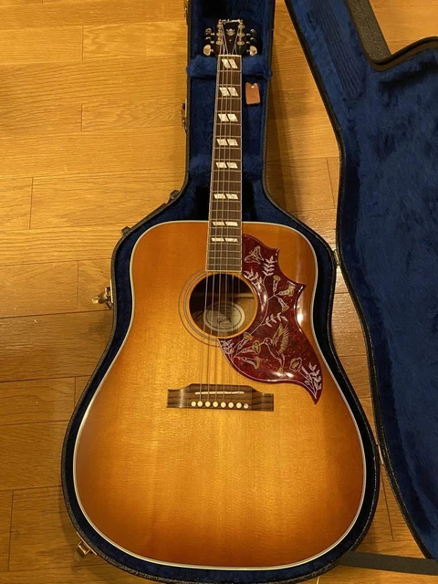Acoustic Guitar Gibson Hummingbird Made in 2014 Good Condition