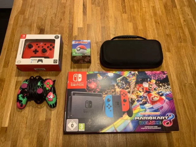 Nintendo Switch Super Mario Kart 8 Deluxe Bundle: Red and Blue Joy