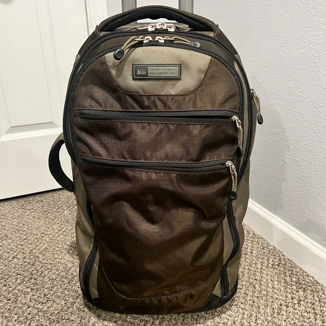 REI Rolling Duffle Luggage wheeled Backpack Luggae Carry On Bag Handle 22" Green