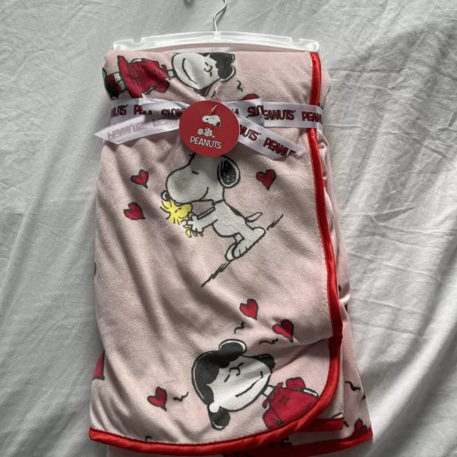 Snoopy Peanuts Valentines Day Baby Blanket 30x40 Child throw Charlie Brown Lucy