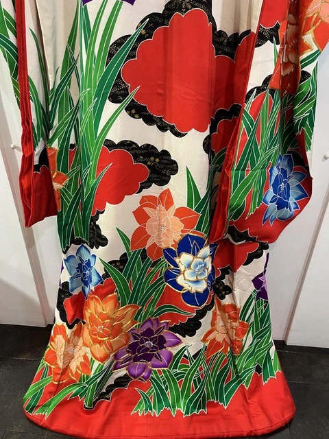 Japanese used Iro uchikake KIMONO pure silk bridal dress flower B